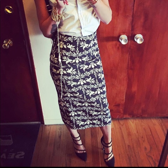 Jupe Midi Zara Bleue à Motif Floral - Taille S (UK 8) - Occasion Très Bon État